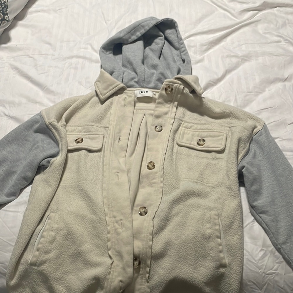 Beige and great button up oversized coat